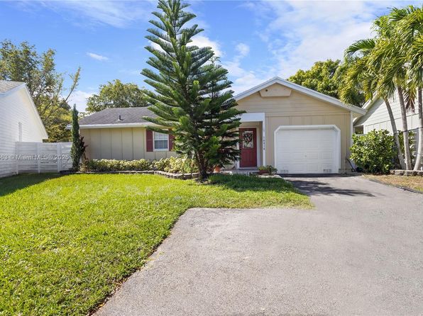 14616 SW 142nd Ct, Miami, FL 33186