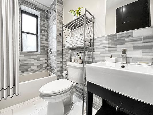 5th image of 204 W 109th St APT 3a