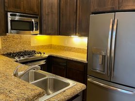 Ridgestone Villas - 870 Mission Sierra