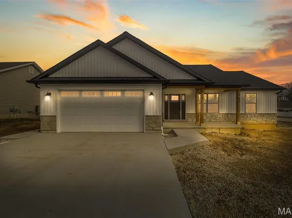 18 Trail Blaze Cir, Festus, MO 63028