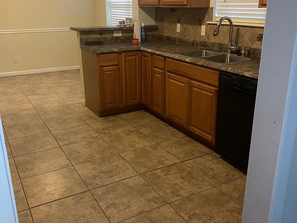 1st image of 2118 Delwood Dr