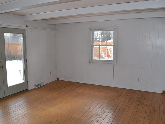 4th image of 4294 Kentridge Dr SE