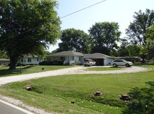 410 Camden Rd, Mt Sterling, IL 62353