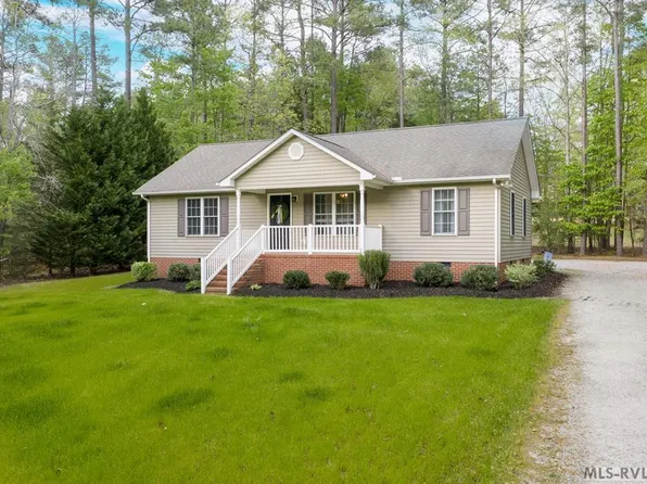 418 Anchor Dr, Bracey, VA 23919