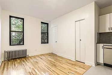 Rented by Dixon Advisory USA Inc.