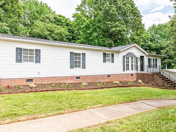2nd image of 127 Whitewater Ln