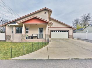 203 Maxwell Pl, Central Pt, OR 97502