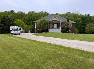 815 Cove Rd, Wales, MI 48027