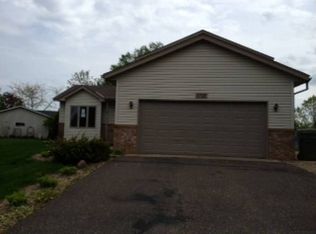 2702 Oakview Ln, Monticello, MN 55362
