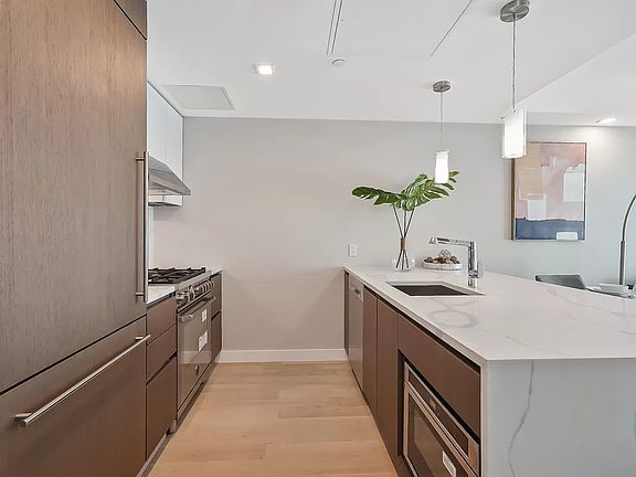 5th image of 33-66 Farrington St #10B
