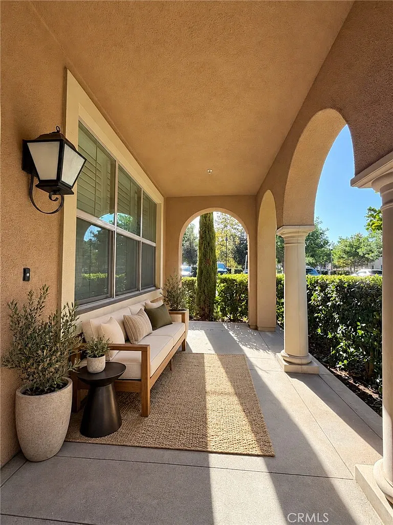 2 bed, 1110 sqft, $4,300 — Photo 4