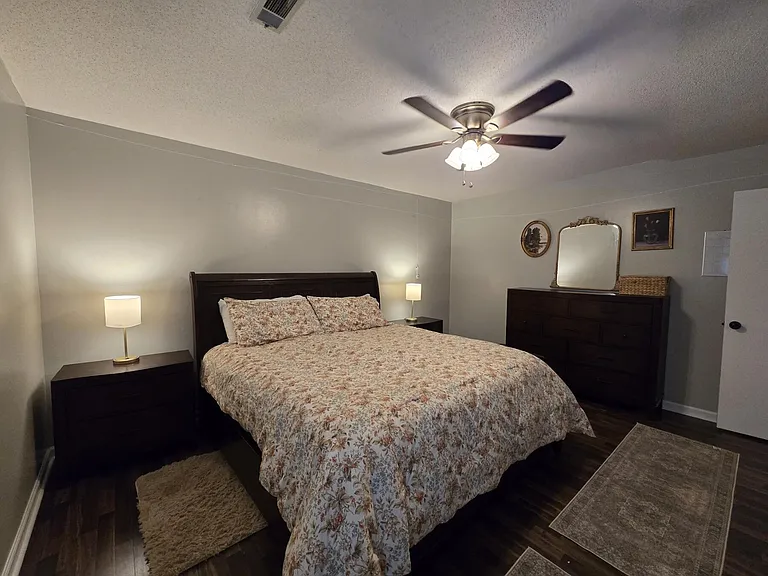 637 Sierra St — Photo 28