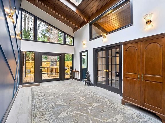 4th image of 1008 McConnell Dr