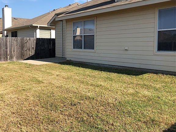 5th image of 1412 Kingfisher Dr