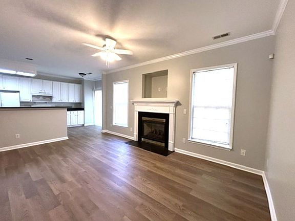 2nd image of 2404 Valley Haven Dr