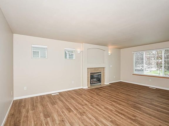 4th image of 18406 96th Ave E