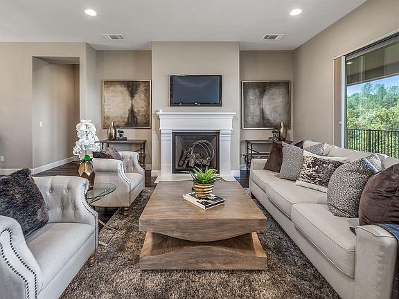 4th image of 2186 Medici Way