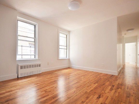4th image of 2710 Morris Ave APT 6A