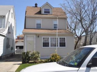 8927 250th St, Jamaica, NY 11426