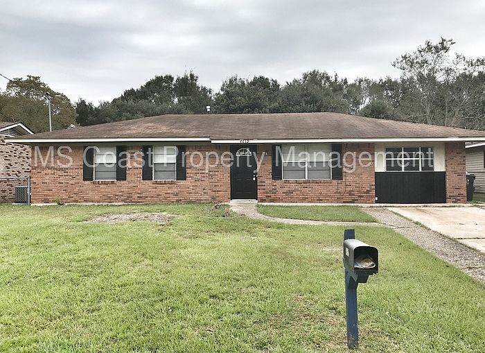 1st image of 4619 Goldfinch Dr