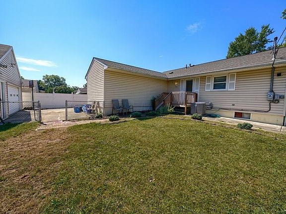 2nd image of 444 Westport Dr