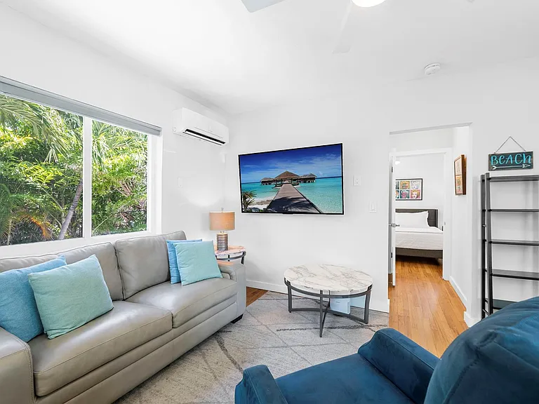 3015 Seville St #6 — Photo 5