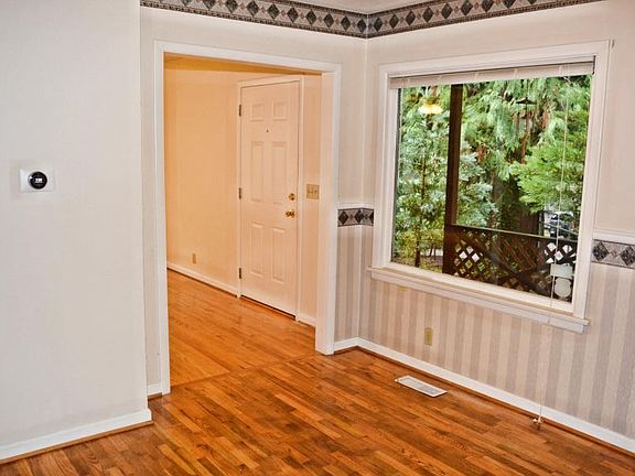 5th image of 3205 E Bay Dr NW
