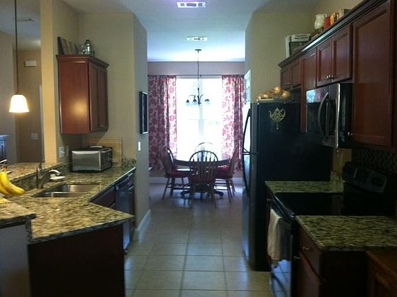 4th image of 204 Spencer Pl #B