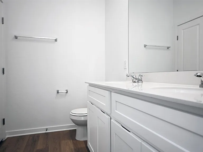 261 Elk Ave — Photo 20