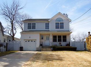31 Weberfield Ave, Freeport, NY 11520
