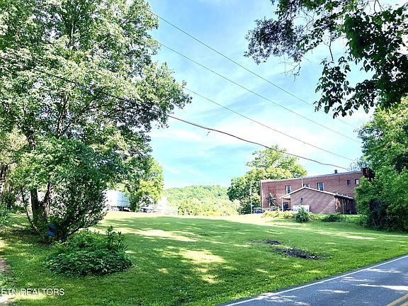 3rd image of 3754 Little River Rd