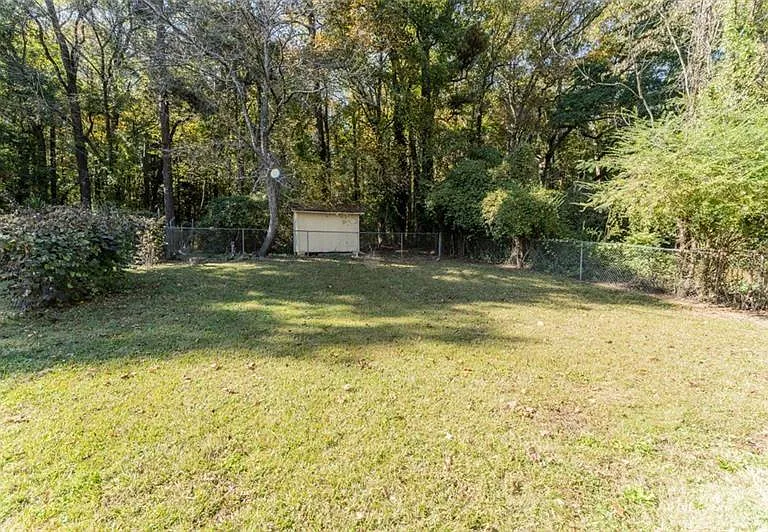 547 Westmeath Dr SW — Photo 26