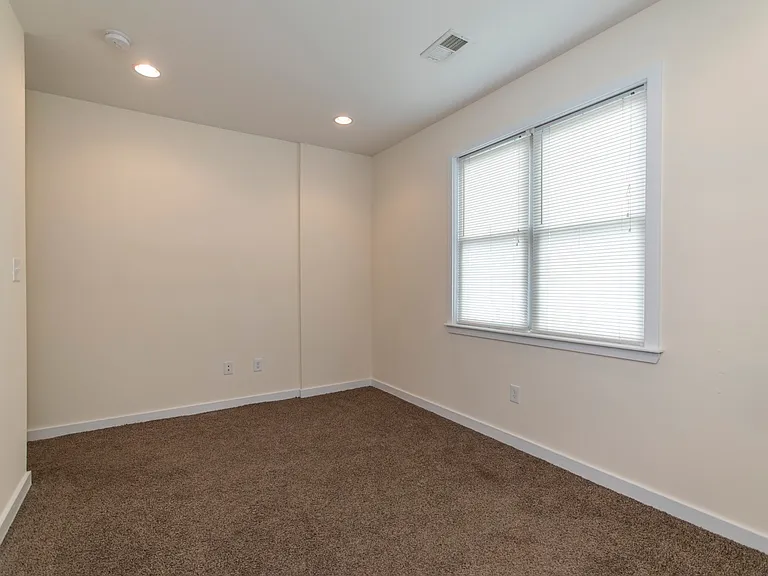 1612 N Sydenham St — Photo 18