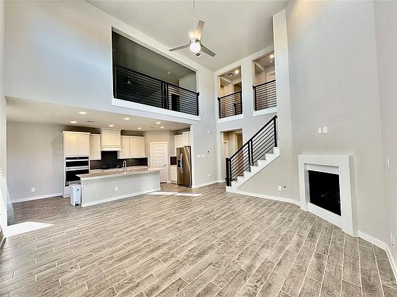 5th image of 3806 Sullivan Spur Ct