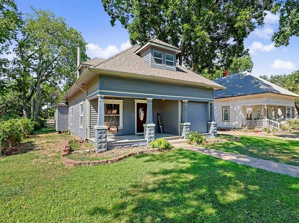 518 E Mulvane St, Mulvane, KS 67110