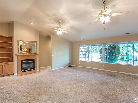 5th image of 1390 Maze Cir