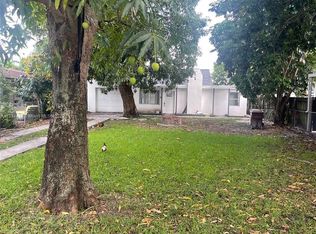 76 W 14th St, Hialeah, FL 33010