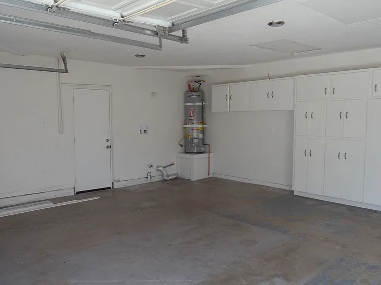 1241 E Diana Ave — Photo 30