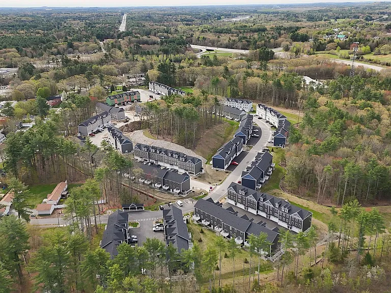 Bayberry Commons- 3 Bedroom 2.5 Bath Townhomes with 2 Car Garage — Photo 129