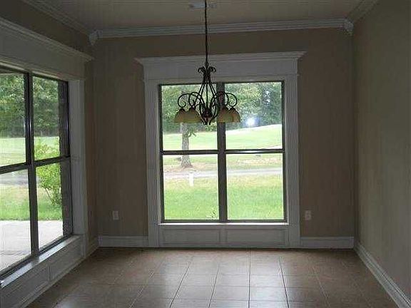 4th image of 162 Marseille Dr