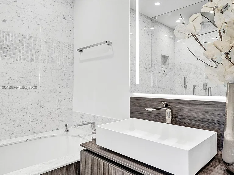 1000 Brickell Plz #Penthouse 5106 — Photo 48