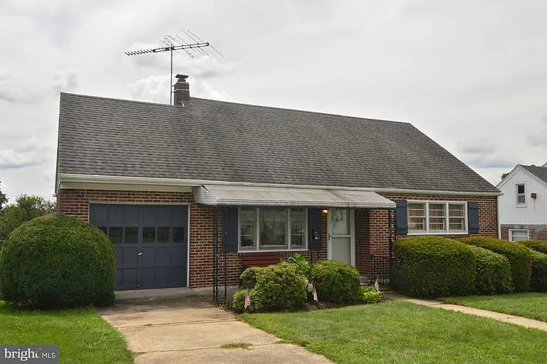 3036 Grandview Blvd photo 1