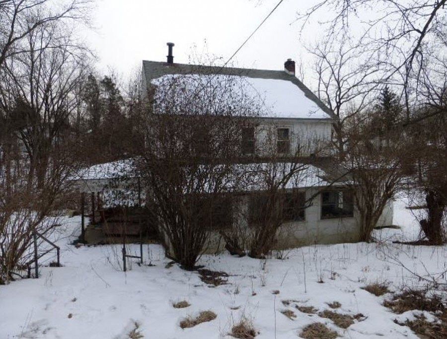 2nd image of 501 S Center Rd