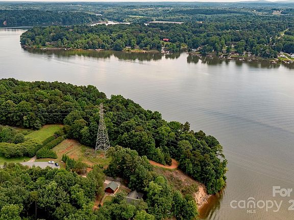 2nd image of 321 Rivercliff Dr #33