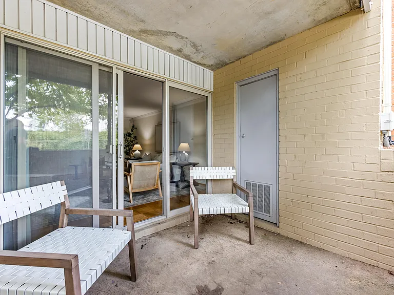 Ruxton Village — Photo 11