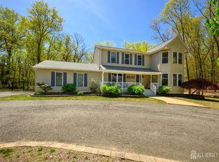 2A Lake Ave, Helmetta, NJ 08828