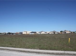 108 Boulder Ridge Dr, Cuero, TX 77954