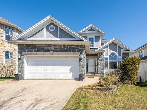 123 Walter Havill Dr, Halifax, NS B3N 3L8