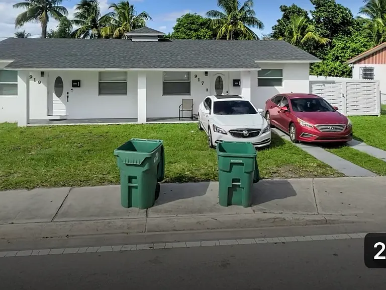 917 NW 103rd St #917 — Photo 20