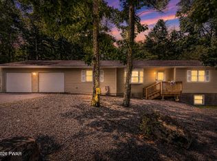 124 Claudine Ln, Dingmans Ferry, PA 18328